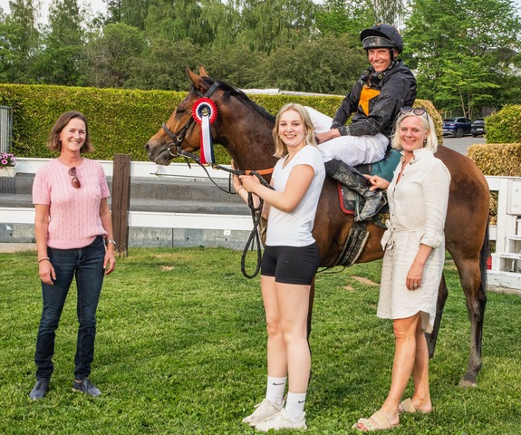 Miss Percy paddock K6A2314 2